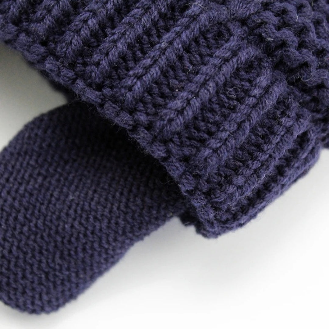 Bonnet Bébé Tricoté à Pompons – Chaleur & Douceur pour l’Hiver